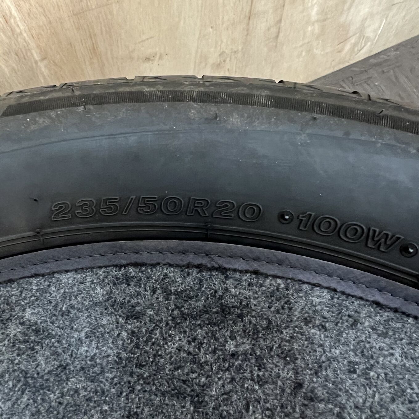 Bridgestone ALENZA 001 235/50 R20, фото 6