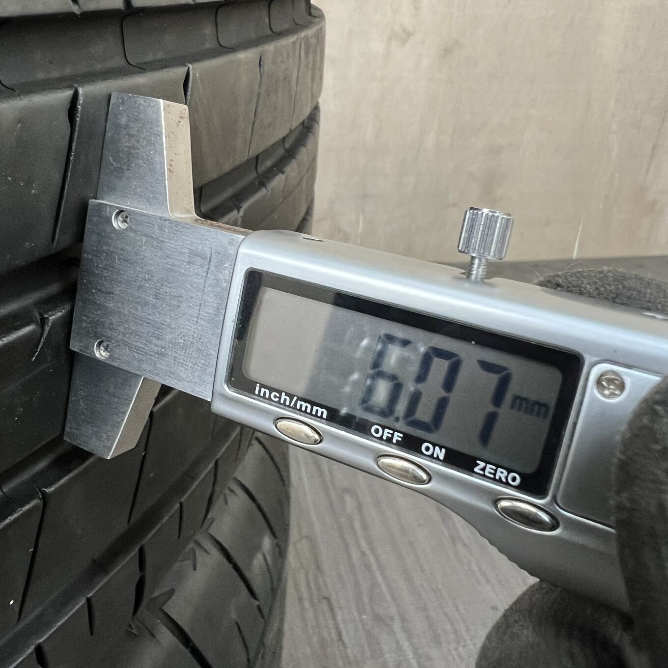 Bridgestone ALENZA 001 235/50 R20, фото 5