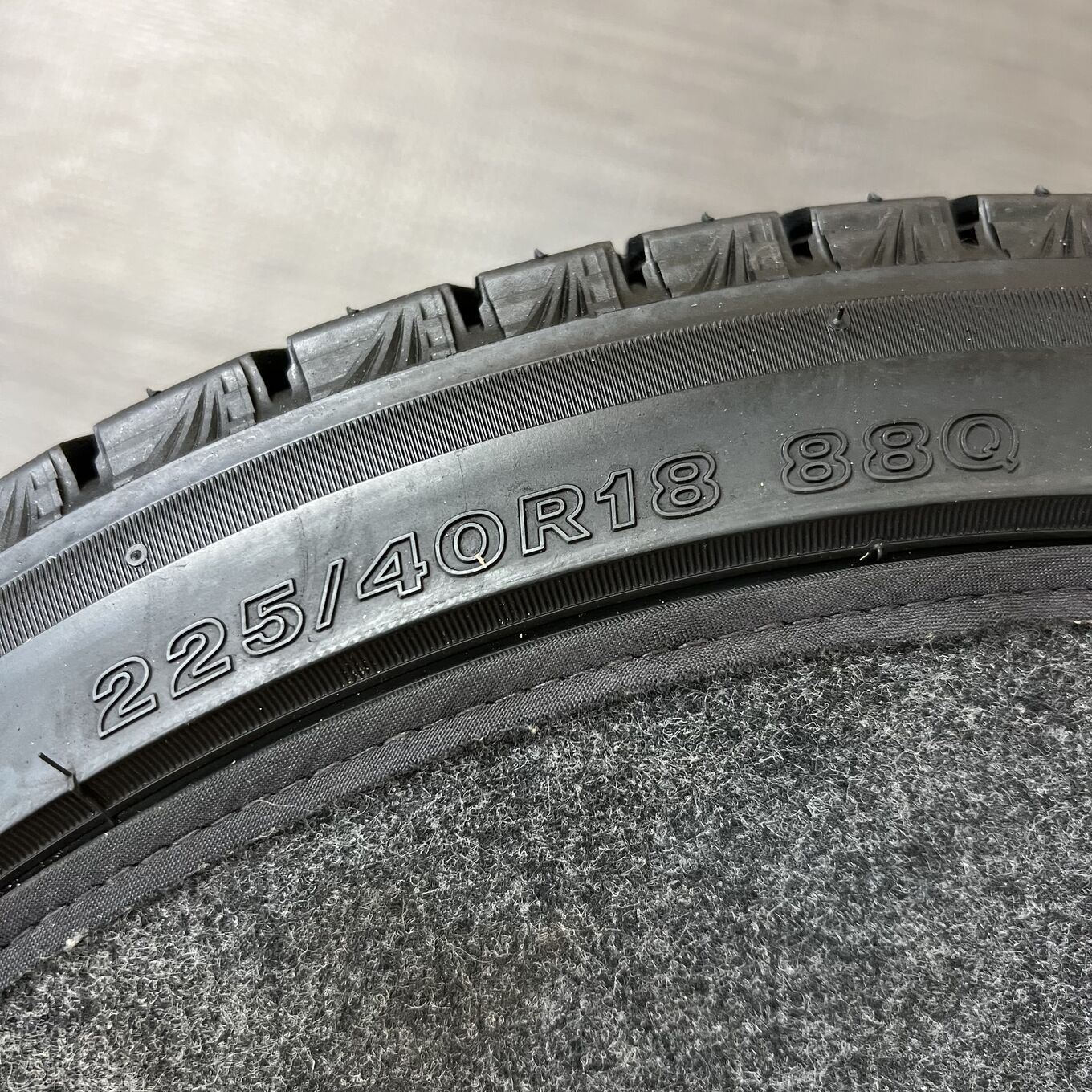 Bridgestone BLIZZAK VRX3 225/40 R18, фото 6