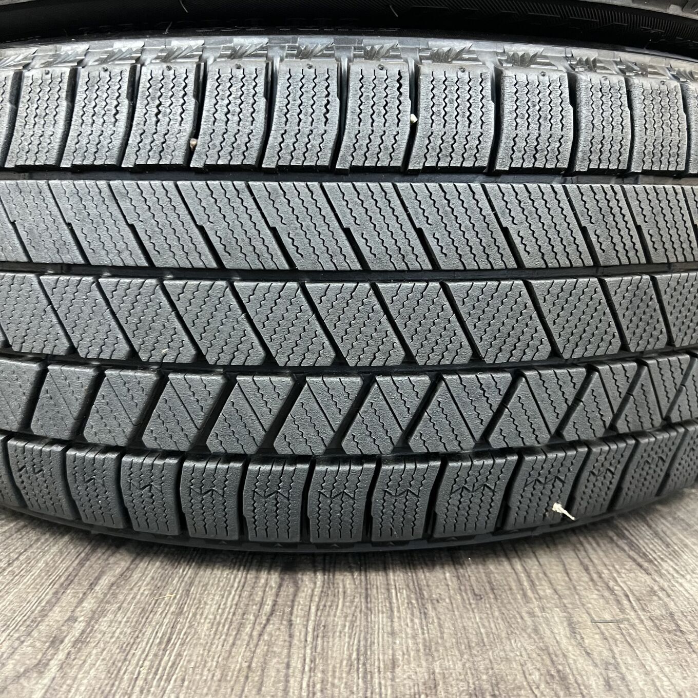 Bridgestone BLIZZAK VRX3 225/40 R18, фото 2