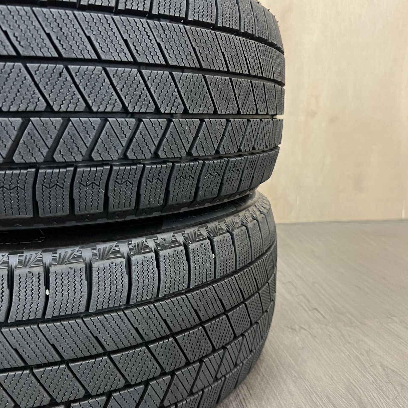 Bridgestone BLIZZAK VRX3 225/40 R18, фото 4