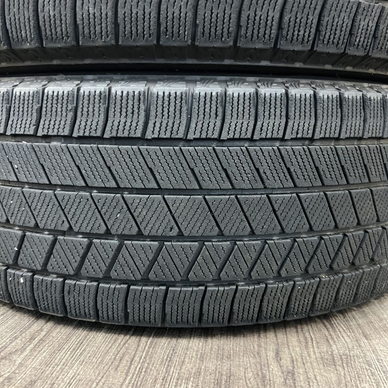 Bridgestone BLIZZAK VRX3 205/60 R16, фото 2