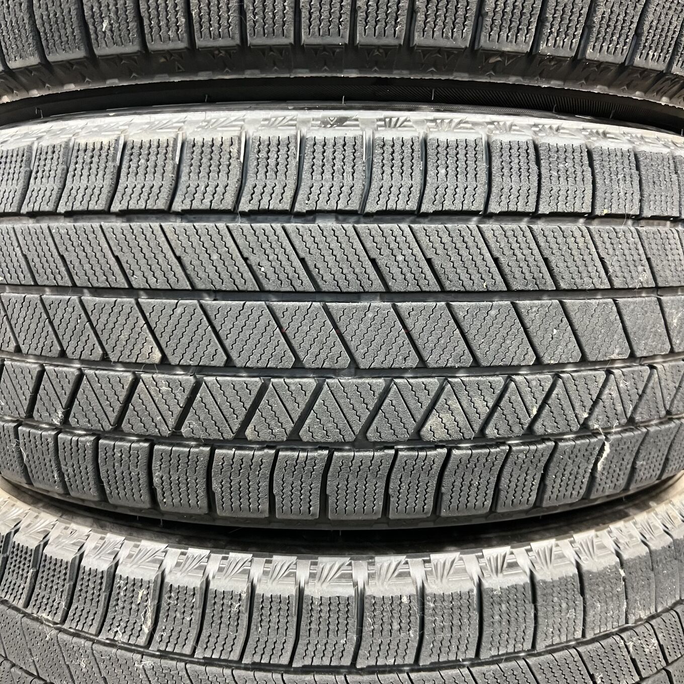 Bridgestone BLIZZAK VRX3 215/60 R16, фото 2