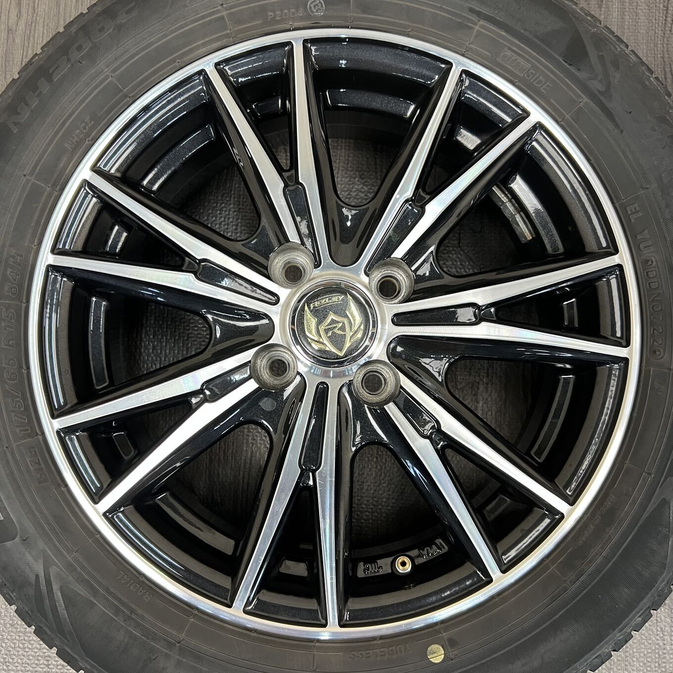 R15 5.5J ET42 4x100 RIZLEY — 21 300 ¥/комплект