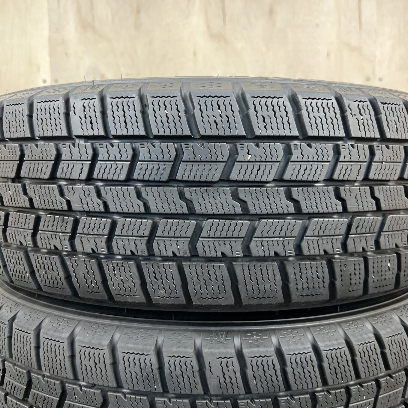 185/55 R16 Goodyear ICE NAVI 7 — 12 800 ¥/комплект