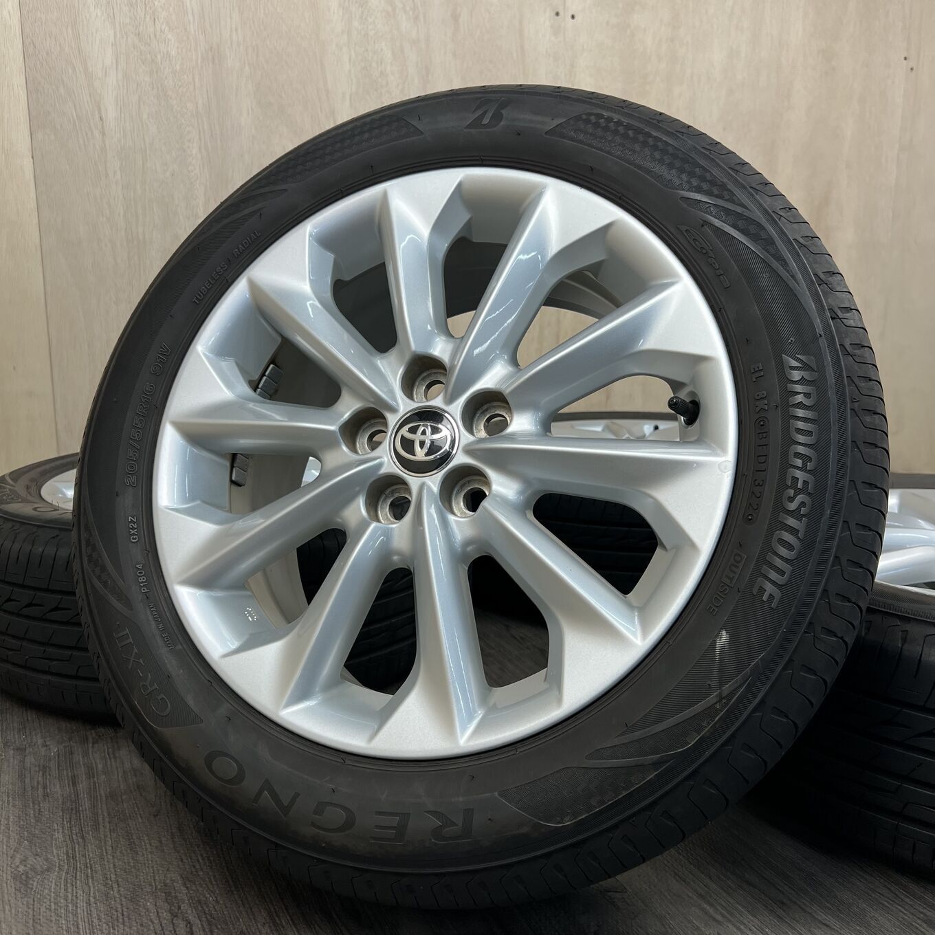 Б/У колесо в сборе 205/55 R16 Bridgestone COROLLA TOURING, артикул 0317AS000926