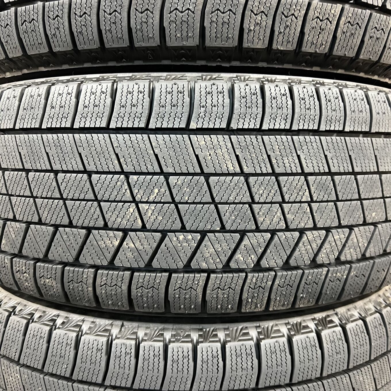 Bridgestone BLIZZAK VRX3 225/50 R17, фото 2
