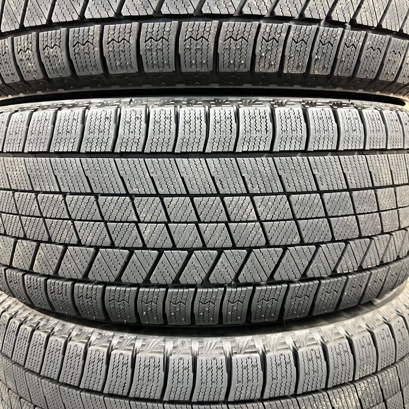 Bridgestone BLIZZAK VRX3 225/50 R17, фото 3
