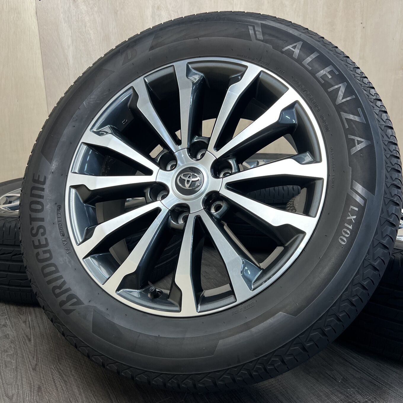 Б/У колесо в сборе 265/55 R19 Bridgestone LAND CRUISER, артикул 0325AS000926