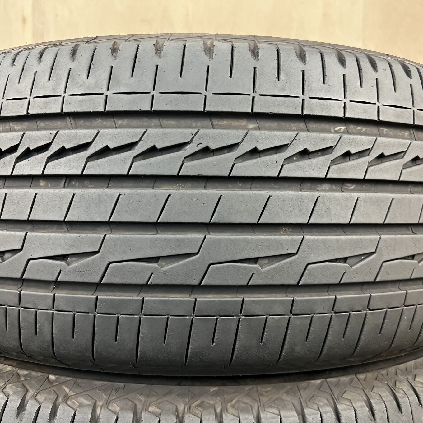 265/55 R19 Bridgestone ALENZA LX100 — 42 500 ¥/комплект