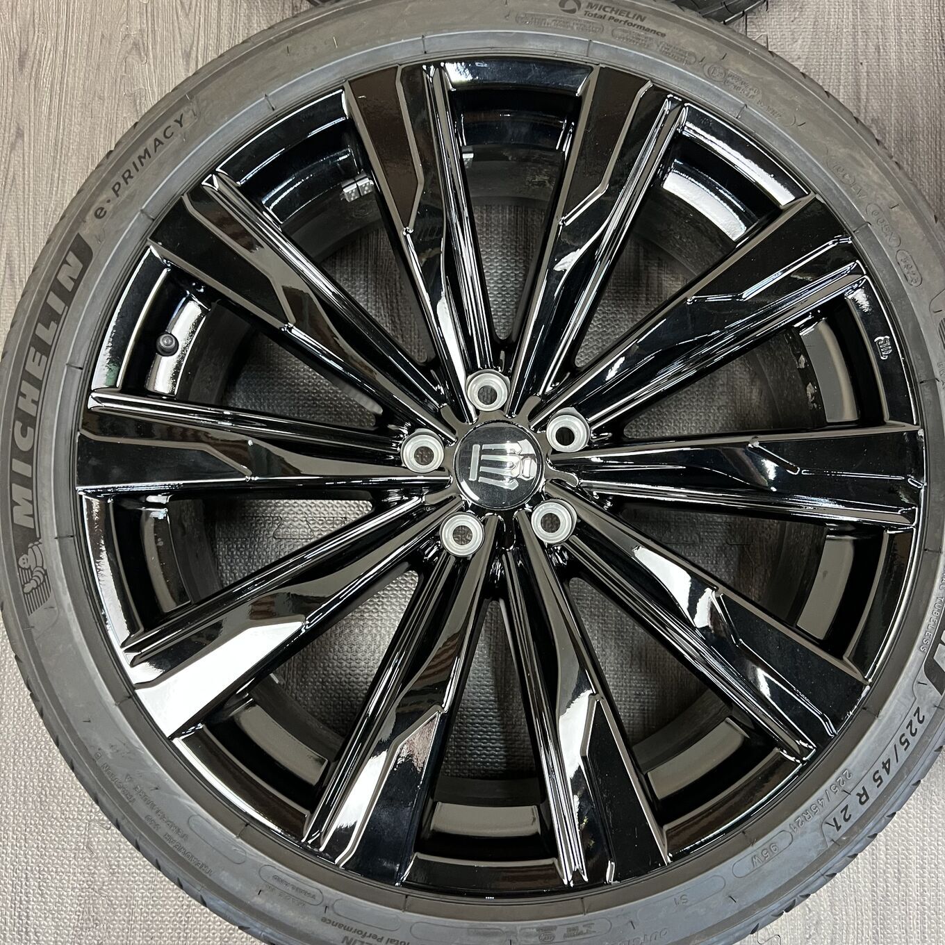 Michelin CROWN 225/45 R21, фото 2
