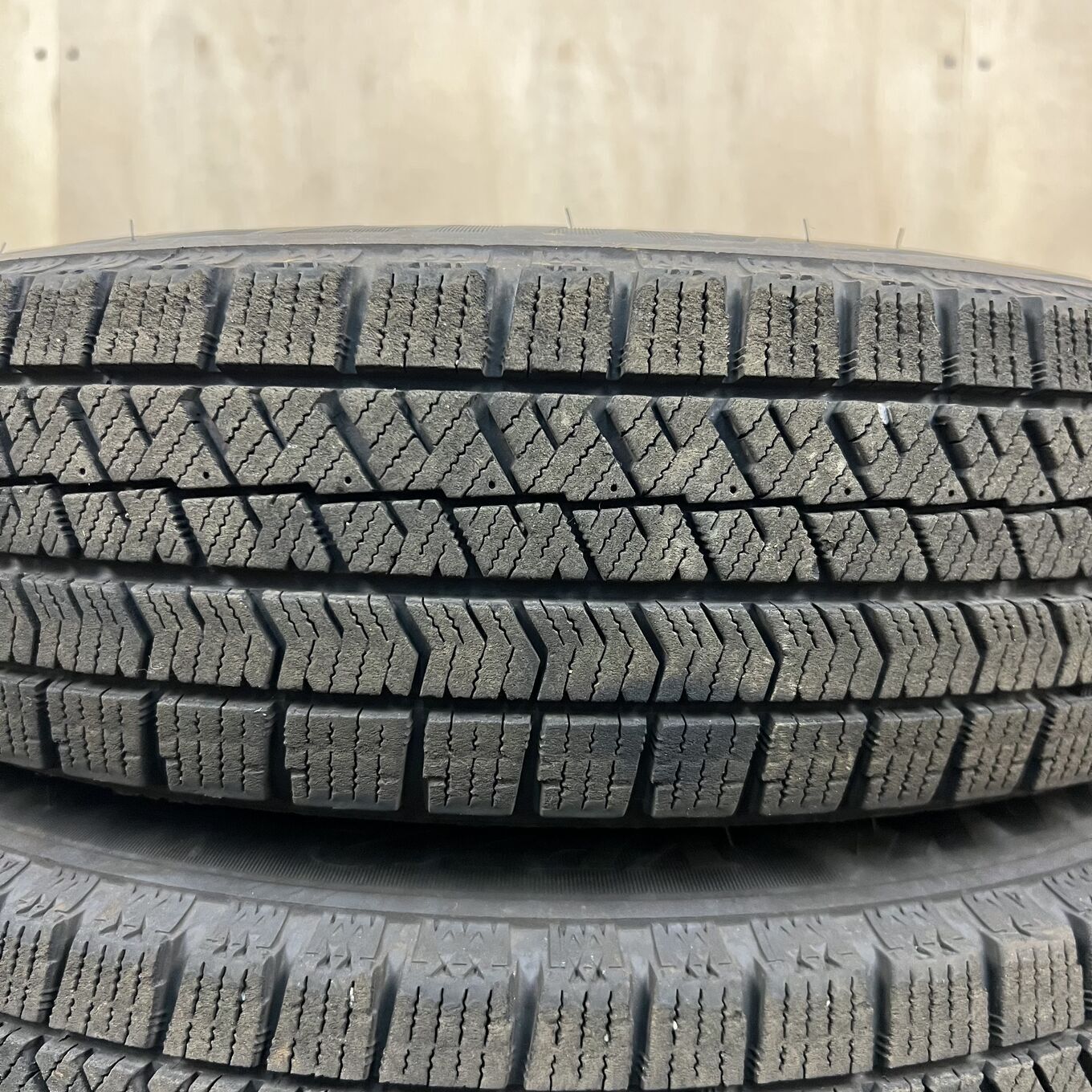 145/80 R13 Bridgestone BLIZZAK VRX2 — 13 600 ¥/комплект
