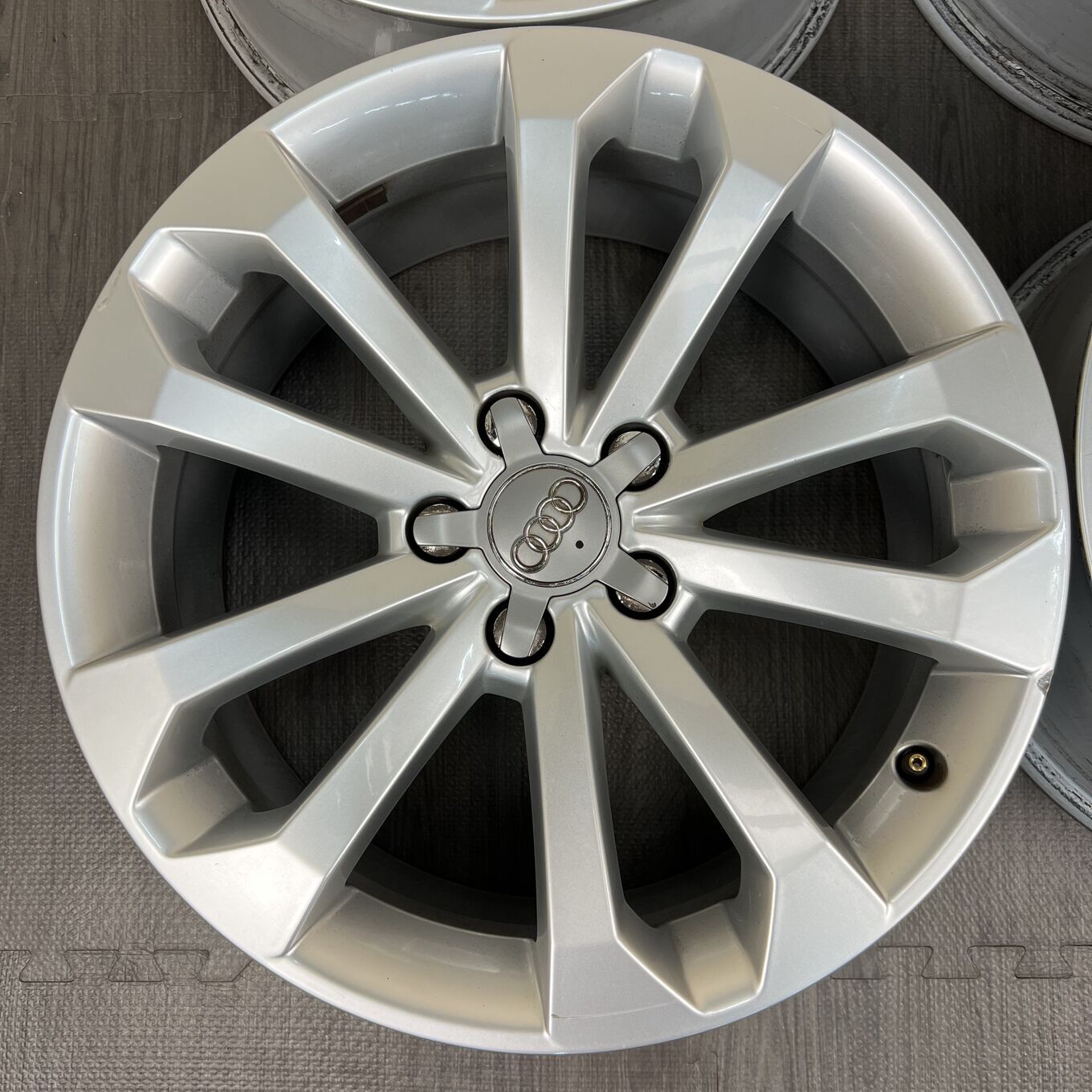 R18 8J ET39 5x112 Q5 — 37 400 ¥/комплект