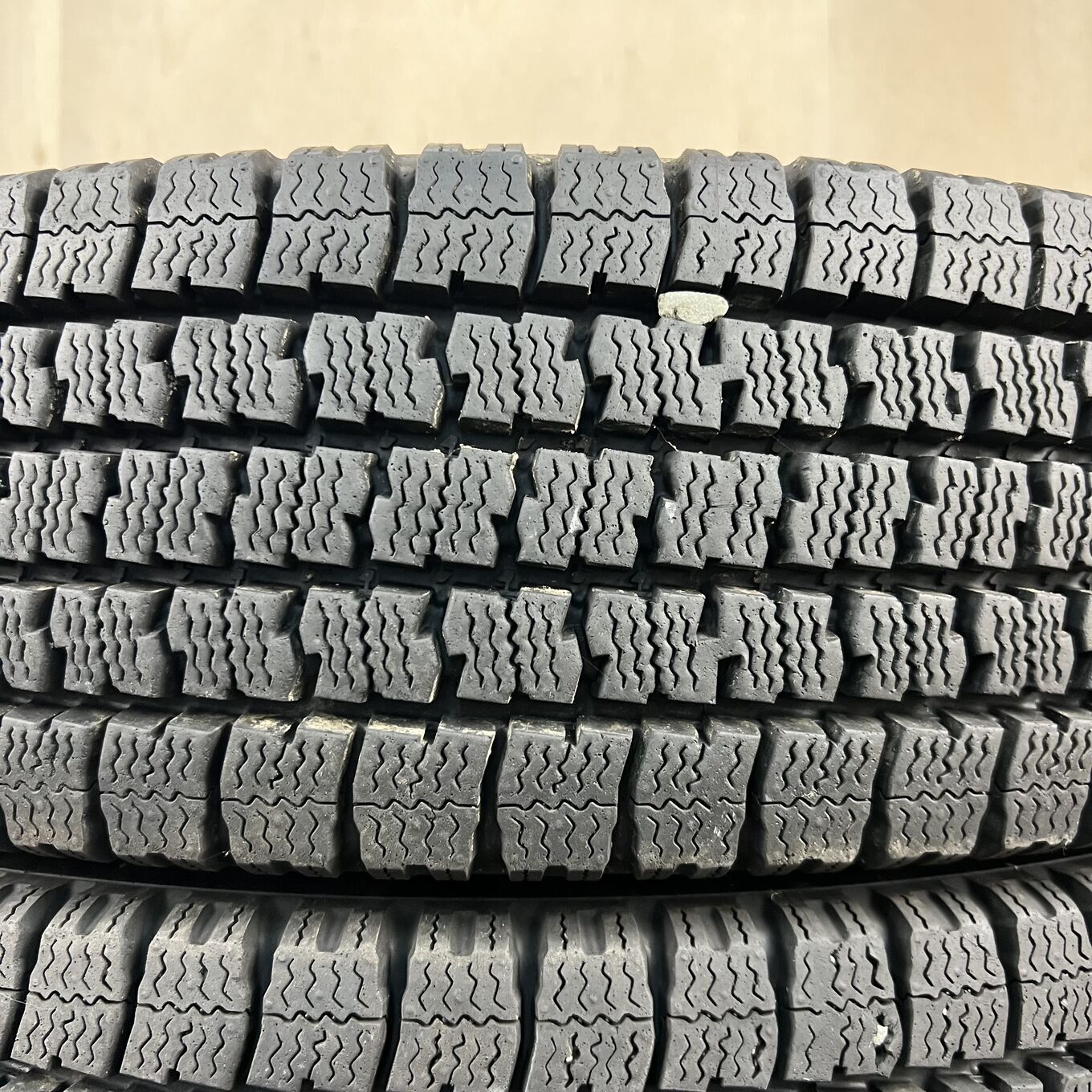 195/85 R16 Toyo DELVEX 935 — 22 700 ¥/комплект