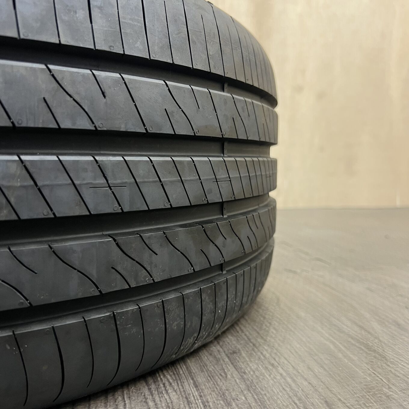 Goodyear ASSURANCE COMFORTRED 235/40 R18, фото 3