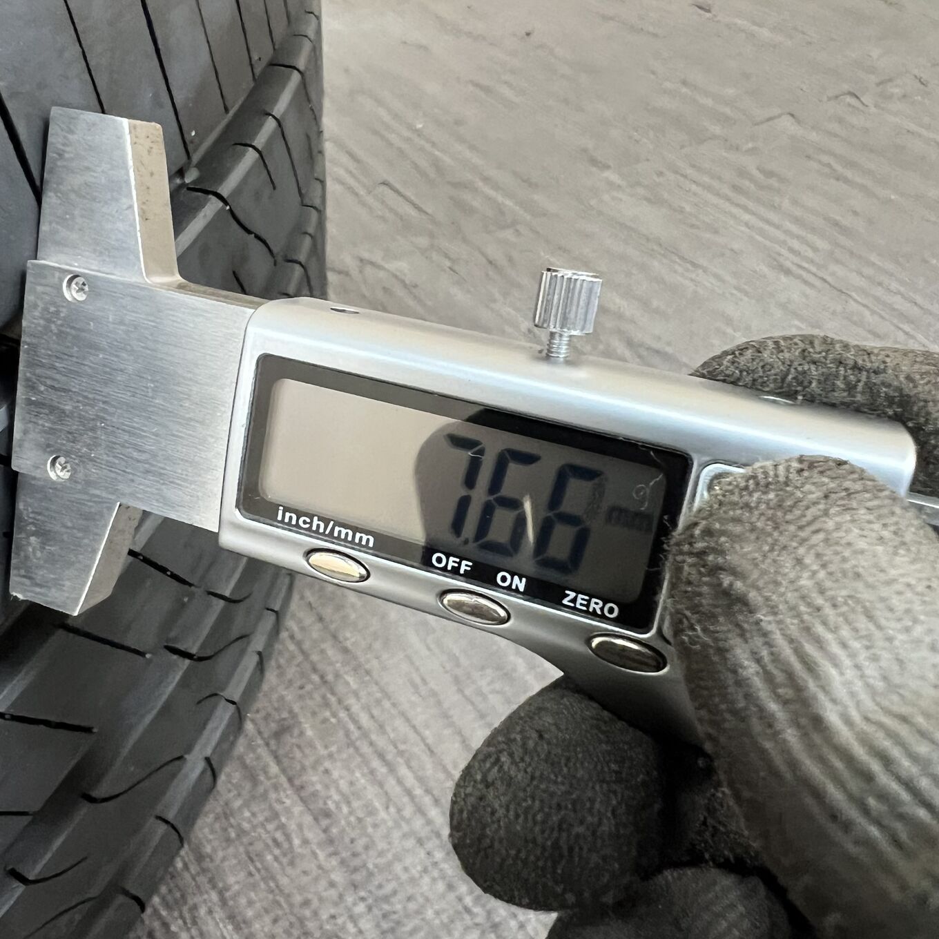 Goodyear ASSURANCE COMFORTRED 235/40 R18, фото 4
