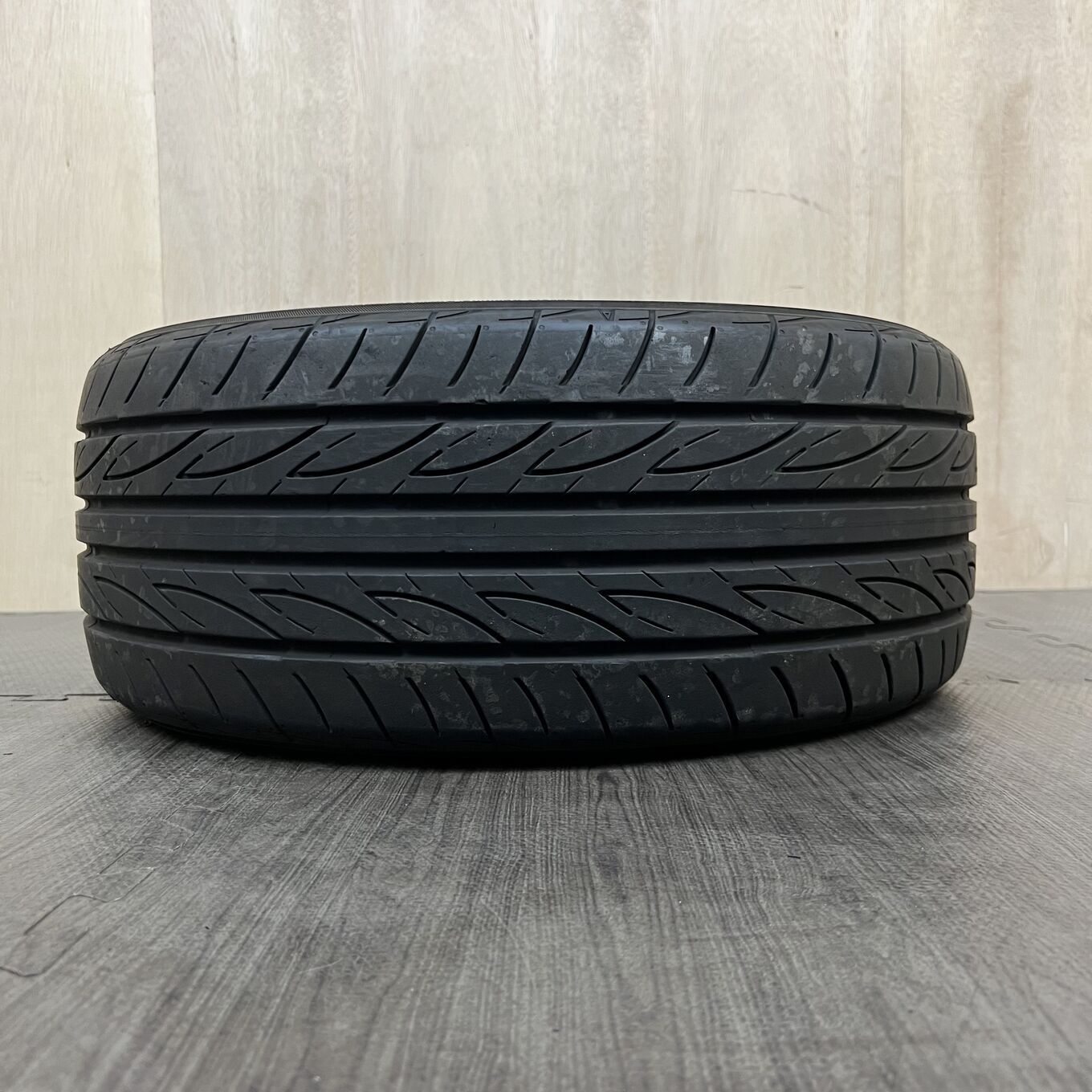 Yokohama ADVAN FLEVA 225/40 R18, фото 2