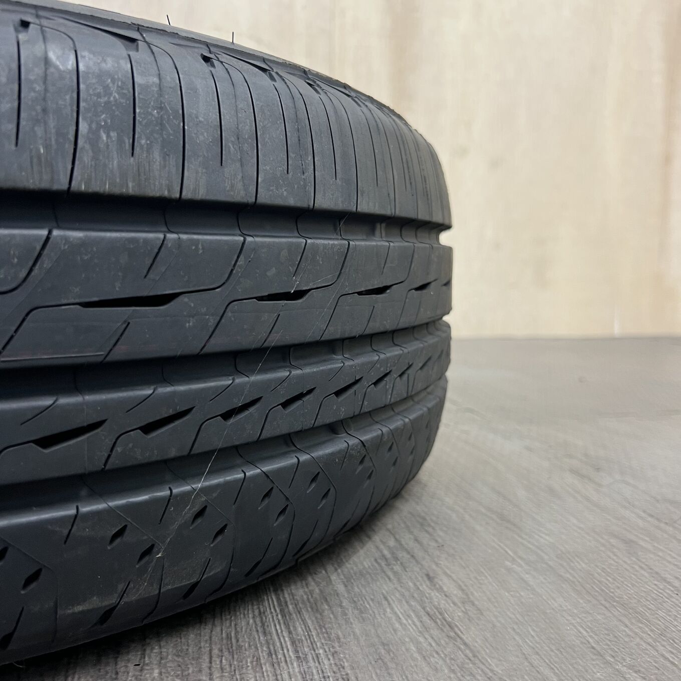 Bridgestone REGNO GR-XIII TYPE RV 215/50 R18, фото 3
