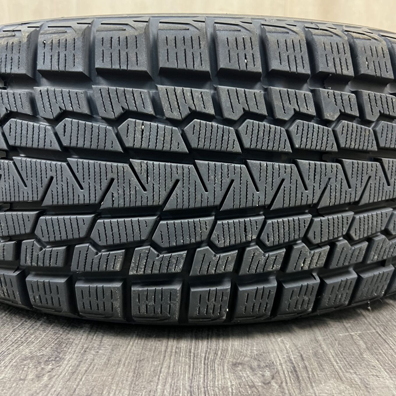 225/55 R18 Yokohama ICE GUARD G075 — 20 400 ¥/комплект