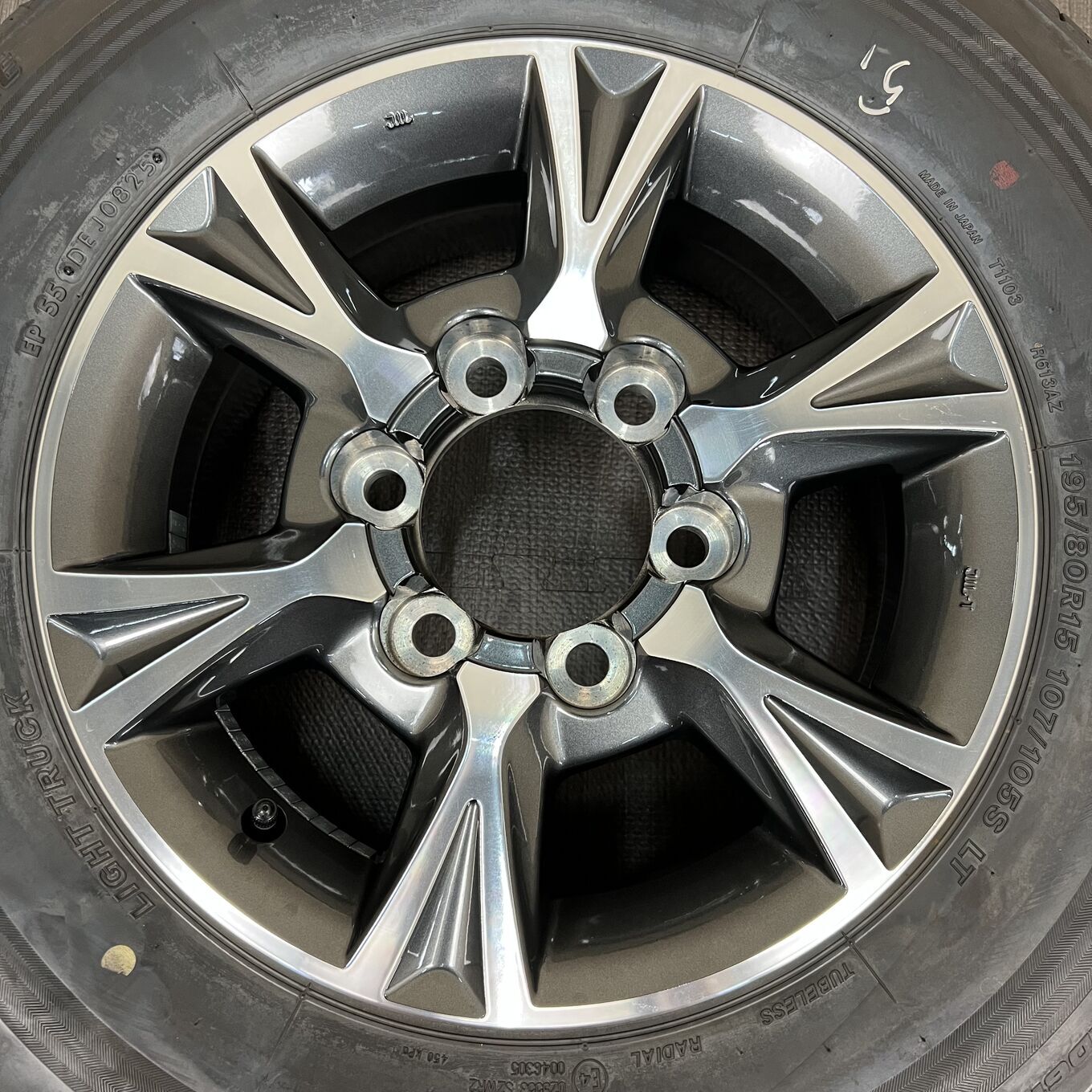 R15 6J ET35 6x139.7 Toyo HIACE 200 — 27 200 ¥/комплект