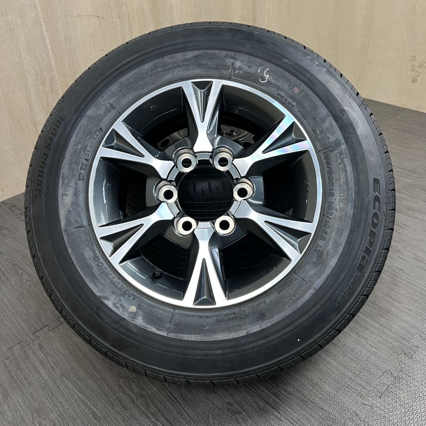 Toyo HIACE 200 R15 6J ET35 6x139.7, фото 2