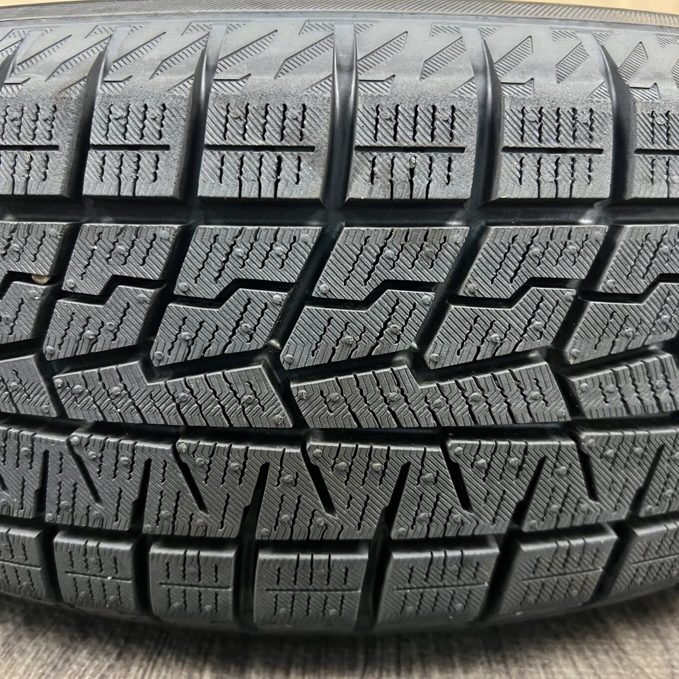 165/60 R15 Yokohama ICE GUARD IG70 — 4 300 ¥/комплект