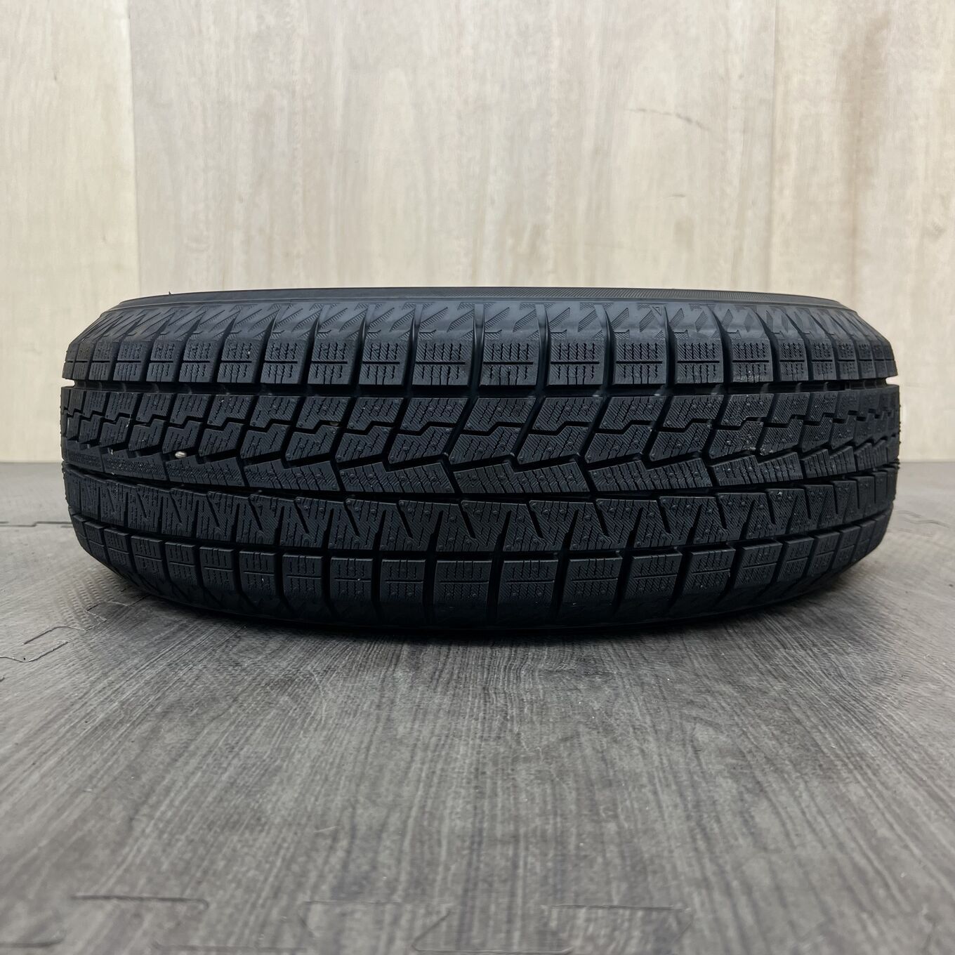Yokohama ICE GUARD IG70 165/60 R15, фото 2