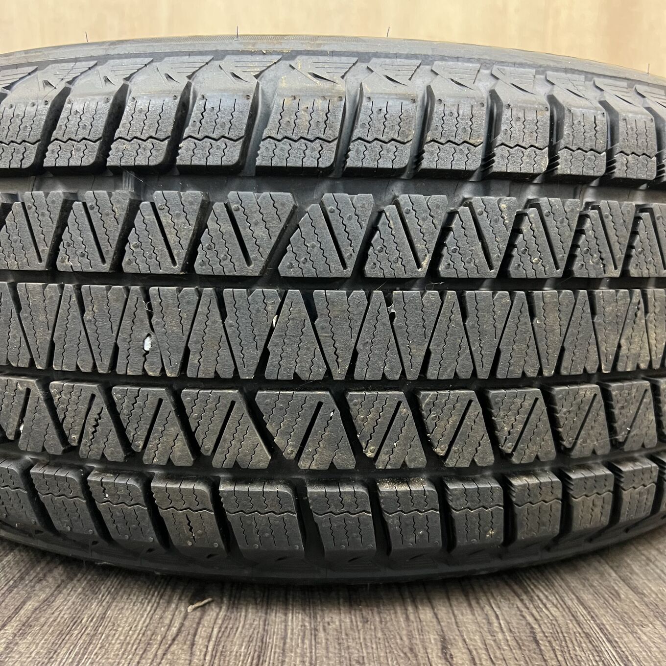 235/50 R19 Bridgestone BLIZZAK DM-V3 — 37 400 ¥/комплект
