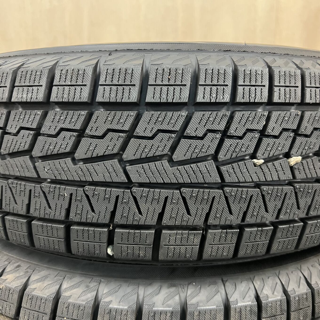 175/65 R14 Yokohama ICE GUARD IG70 — 9 400 ¥/комплект