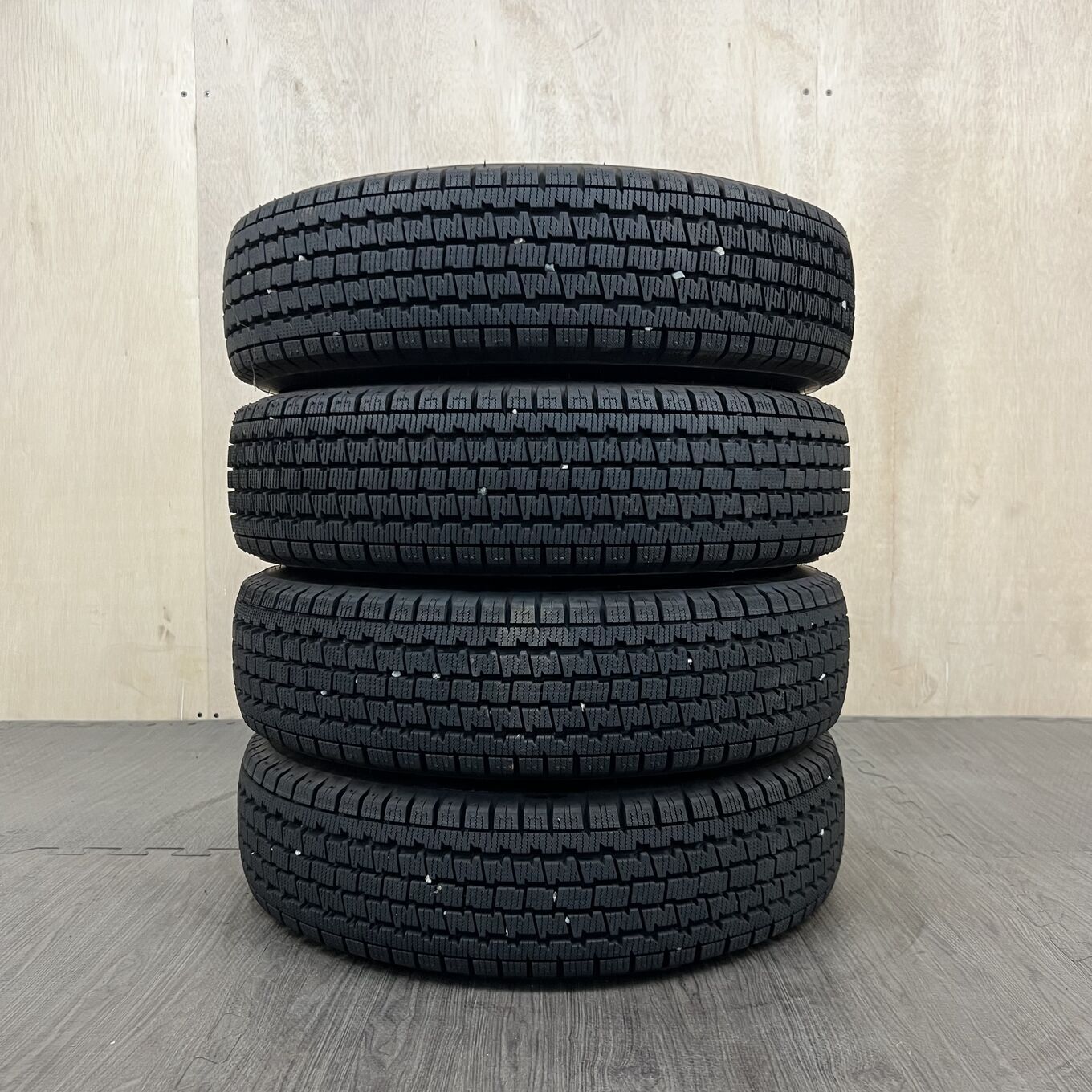 Bridgestone W300 145/80 R12, фото 5