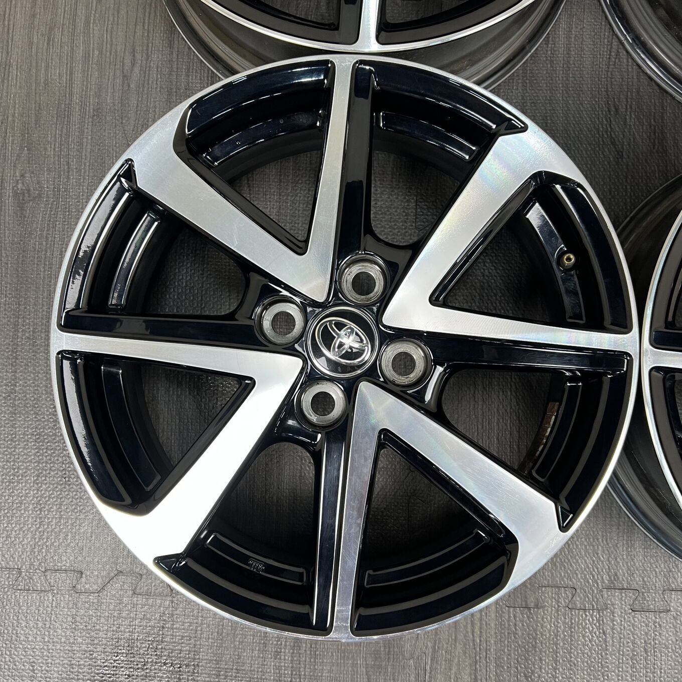R16 5.5J ET45 4x100 Toyo COROLLA FIELDER — 38 300 ¥/комплект