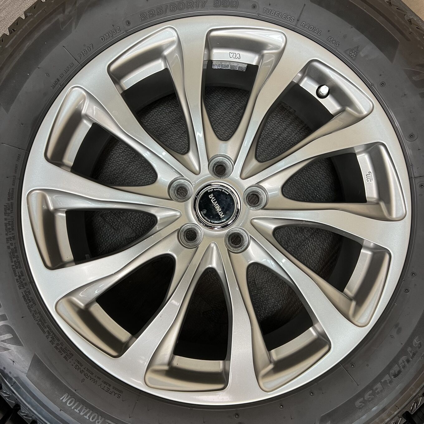 Bridgestone BALMINUM TR-10 R17 7J ET53 5x100, фото 3