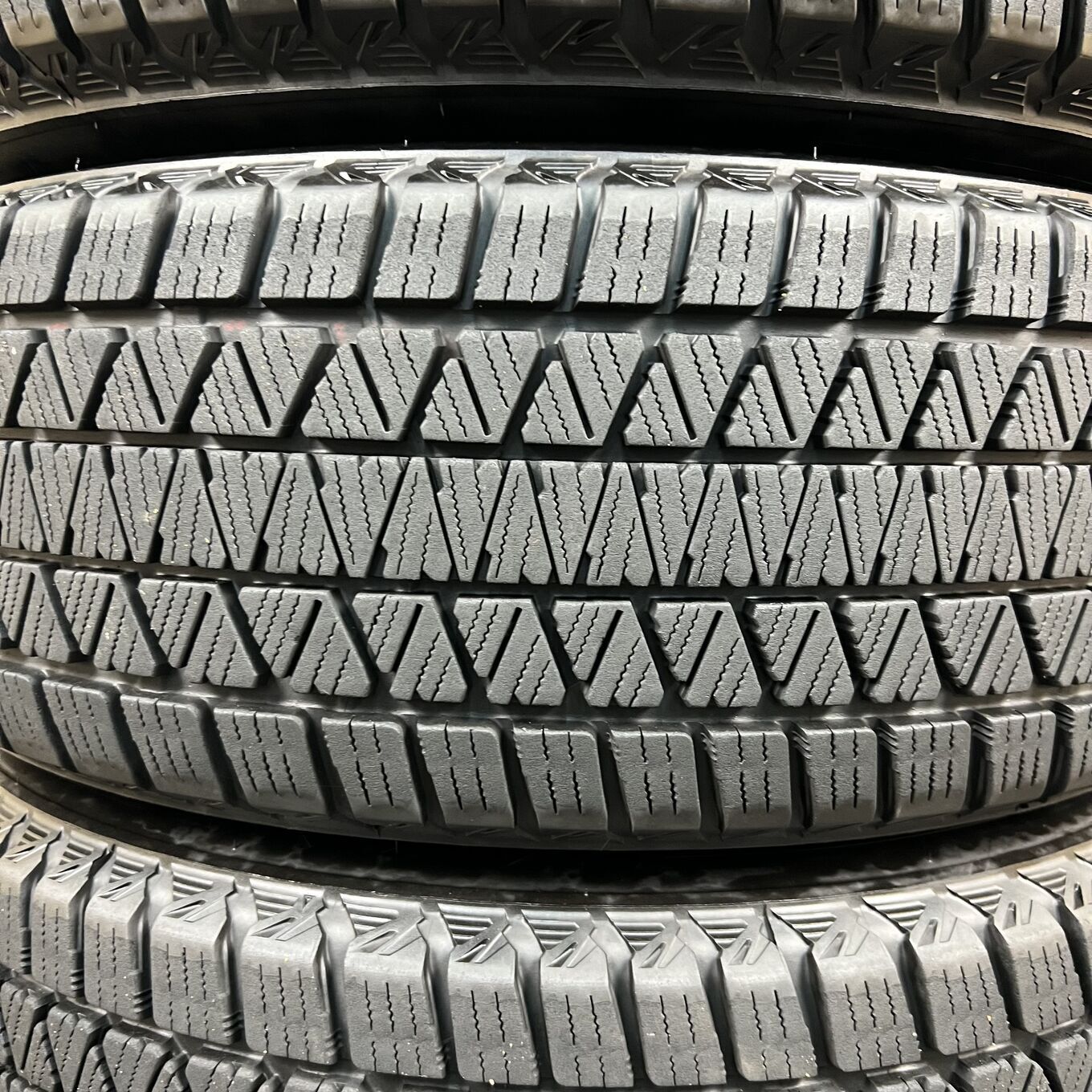 Bridgestone BLIZZAK DM-V3 225/60 R17, фото 2