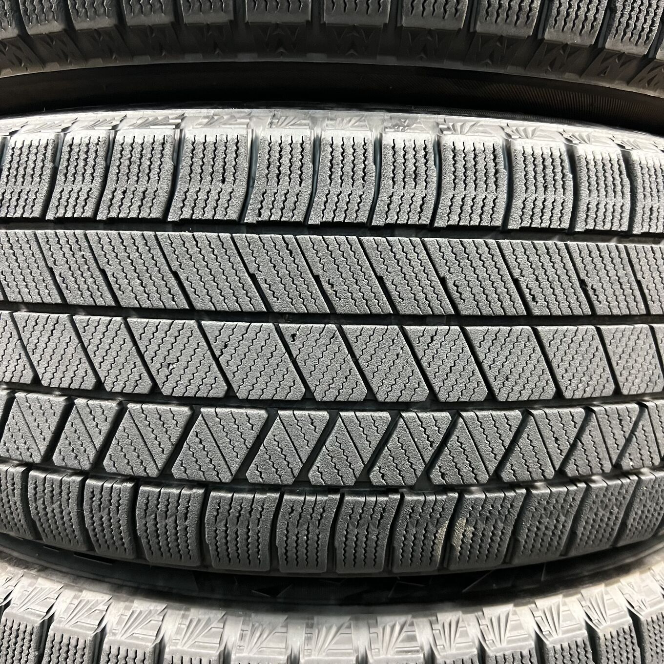 Bridgestone BLIZZAK VRX3 225/60 R17, фото 2