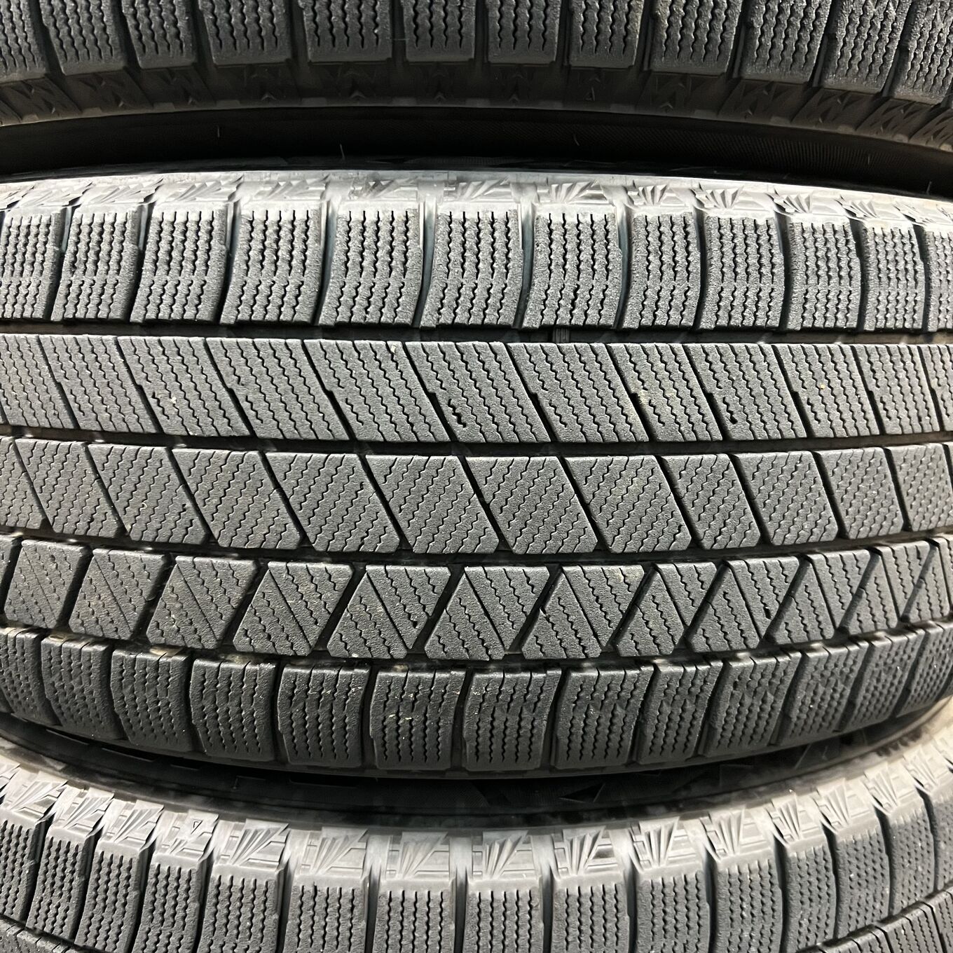 Bridgestone BLIZZAK VRX3 225/60 R17, фото 3