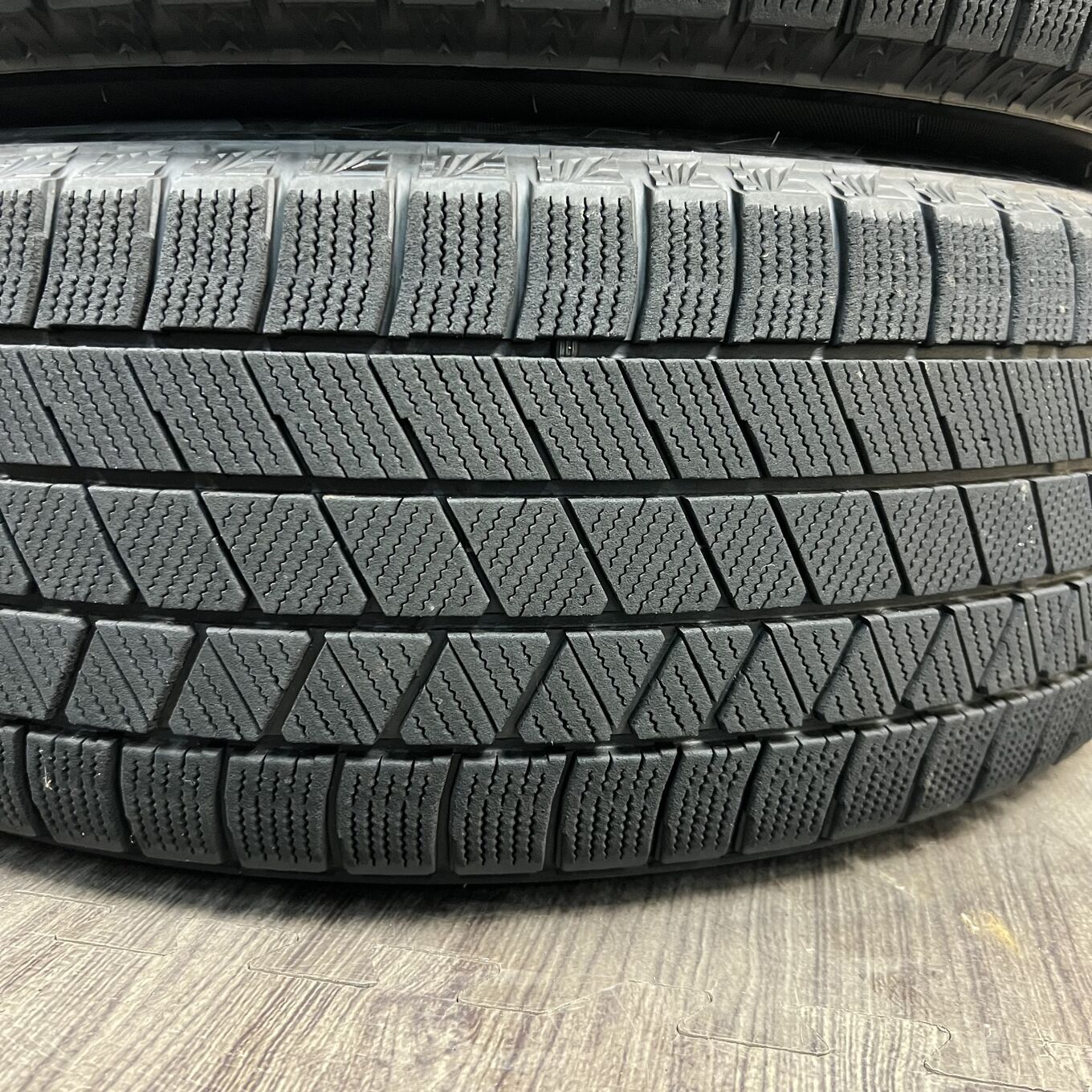 Bridgestone BLIZZAK VRX3 225/60 R17, фото 4
