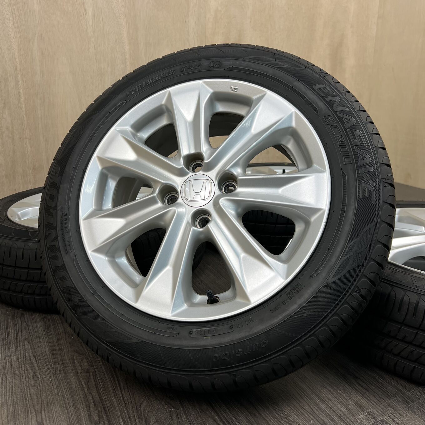 Б/У колесо в сборе 175/65 R15 Dunlop FIT, артикул 0413AS000926