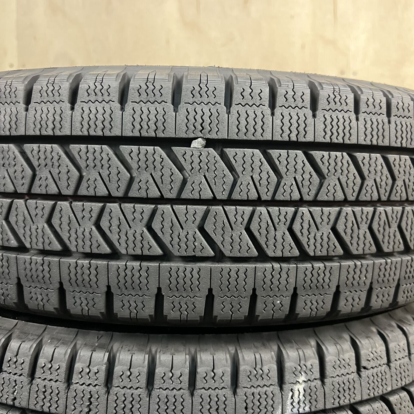 195/75 R15 Bridgestone BLIZZAK W989 — 34 000 ¥/комплект