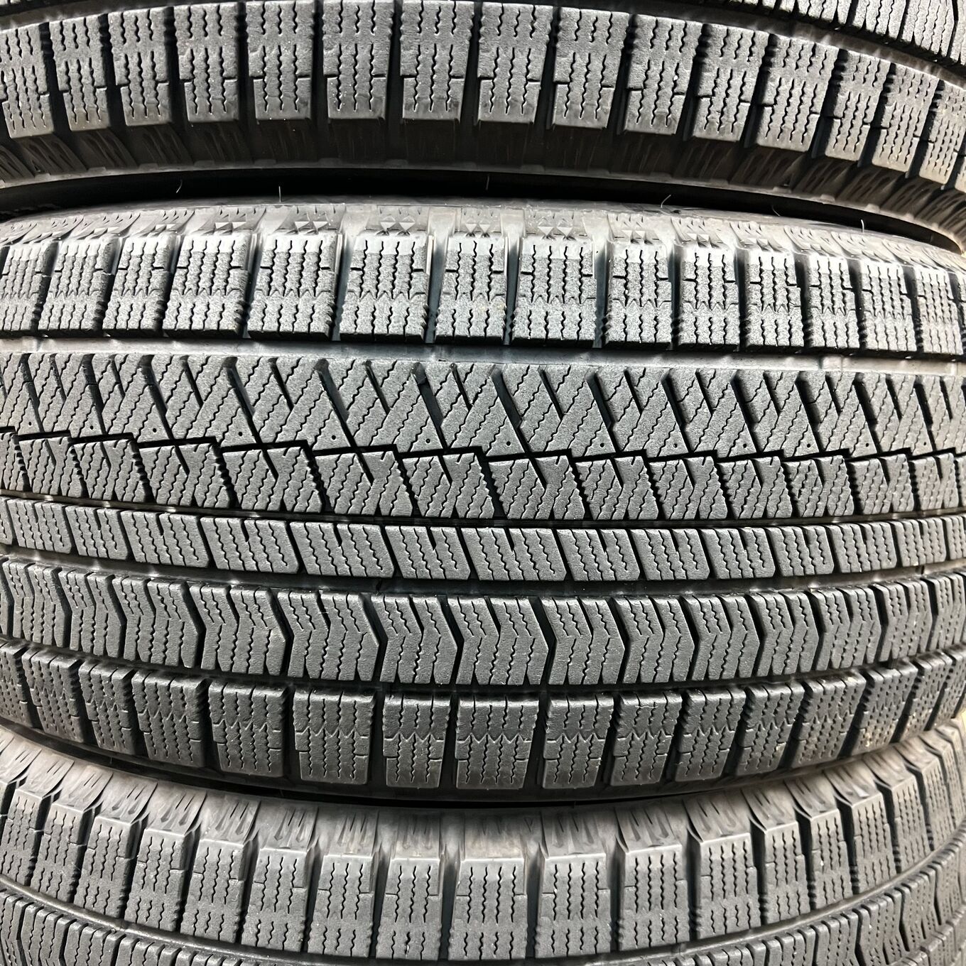 Bridgestone BLIZZAK VRX2 225/50 R18, фото 2