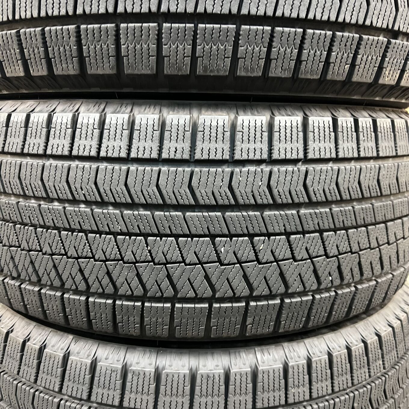 Bridgestone BLIZZAK VRX2 225/50 R18, фото 3
