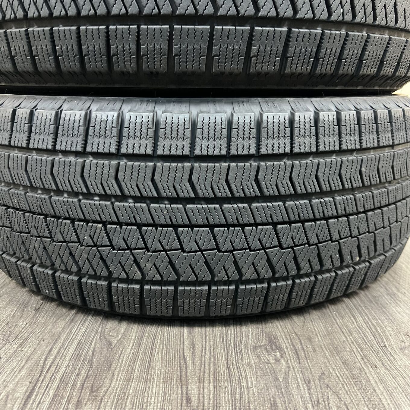 Bridgestone BLIZZAK VRX2 225/50 R18, фото 4