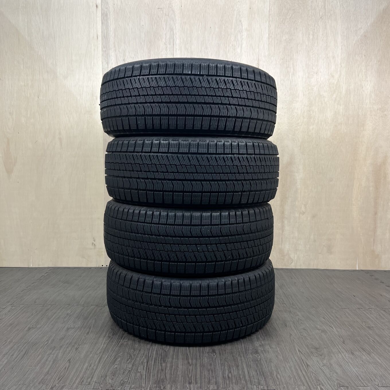Bridgestone BLIZZAK VRX2 225/50 R18, фото 5