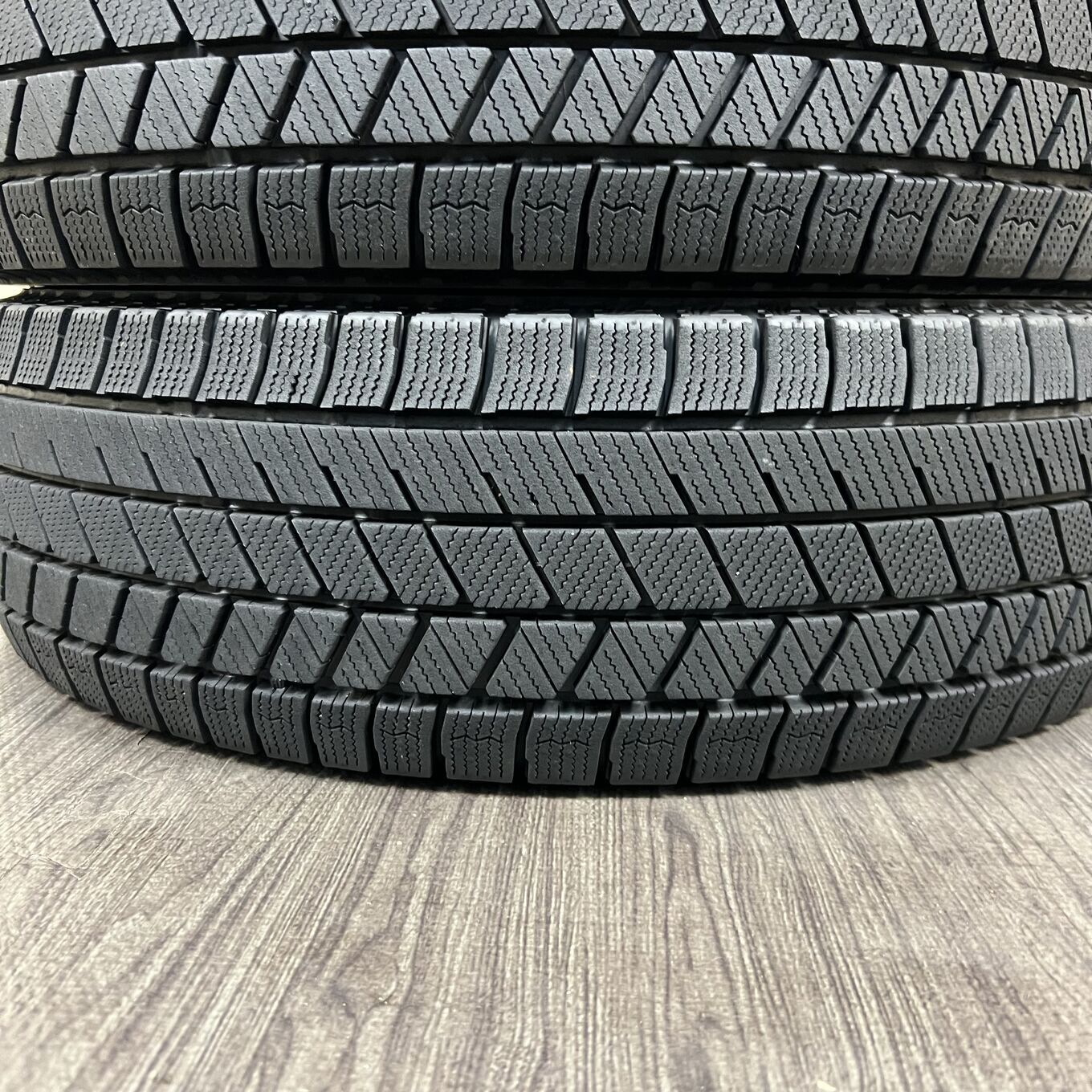 Bridgestone BLIZZAK VRX3 185/70 R14, фото 4