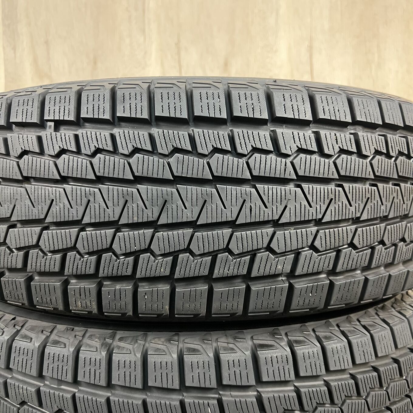 225/65 R17 Yokohama ICE GUARD G075 — 21 300 ¥/комплект