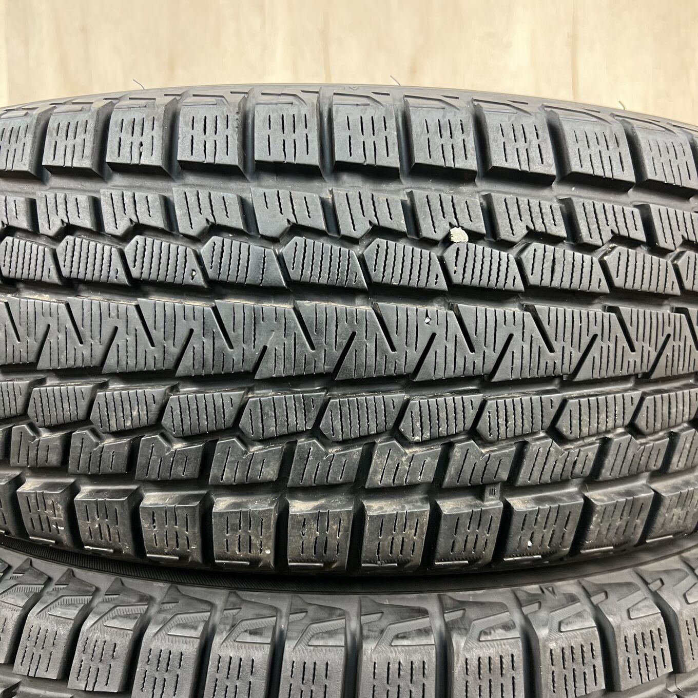 225/60 R17 Yokohama ICE GUARD G075 — 18 700 ¥/комплект