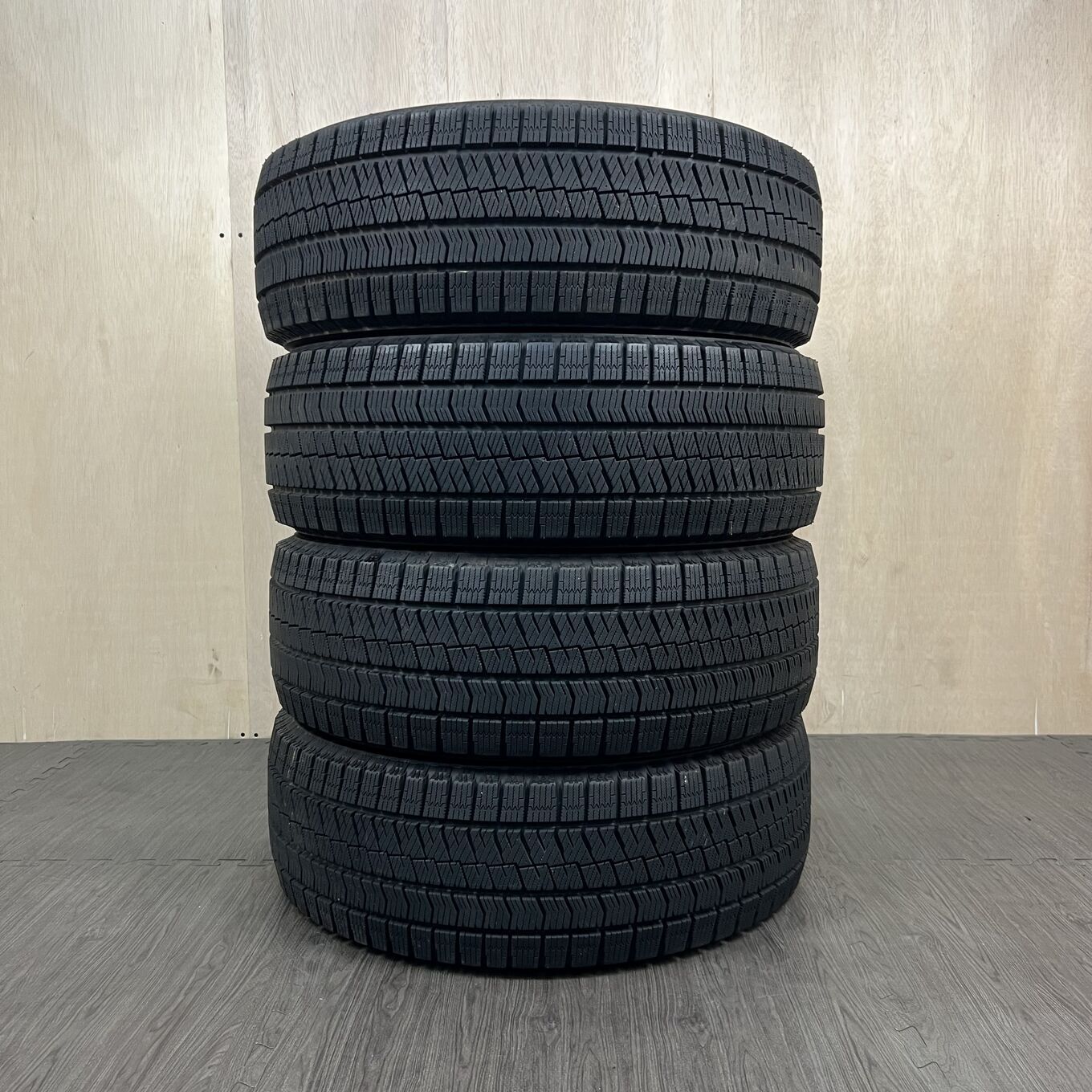 Bridgestone BLIZZAK VRX2 215/55 R18, фото 5