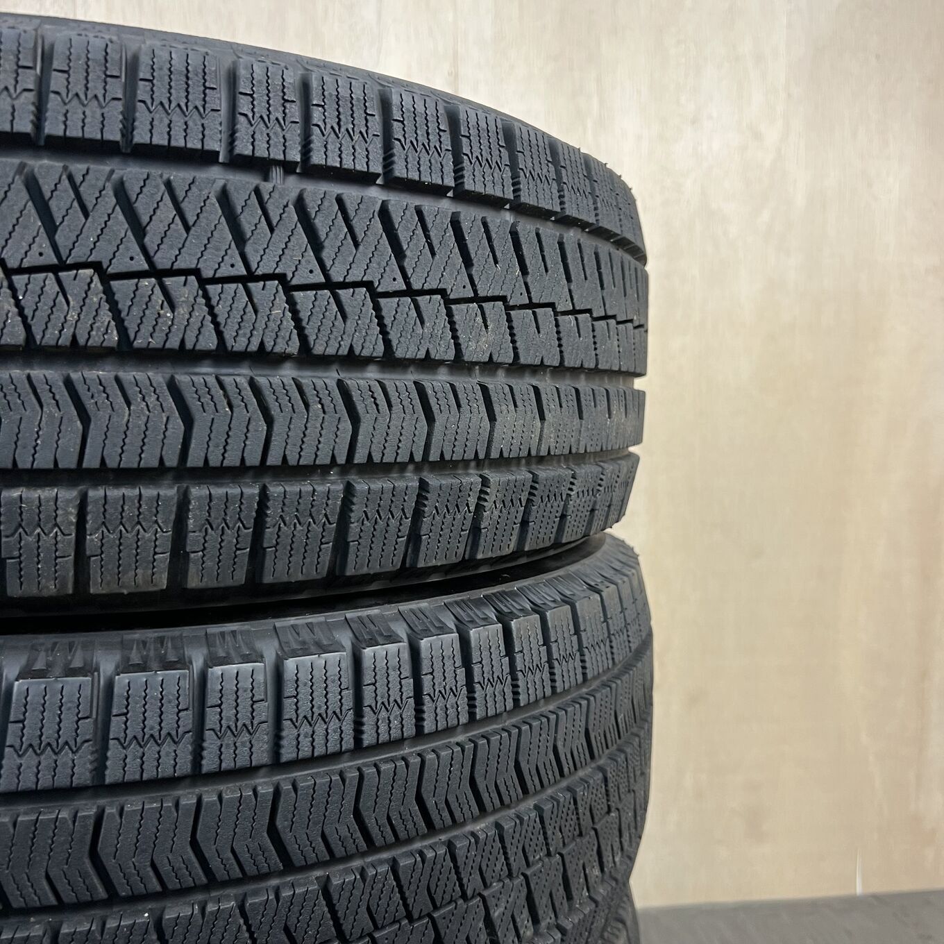 Bridgestone BLIZZAK VRX2 215/55 R18, фото 6