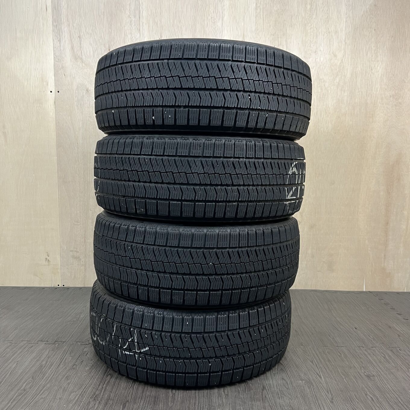 Bridgestone BLIZZAK VRX2 215/50 R18, фото 5