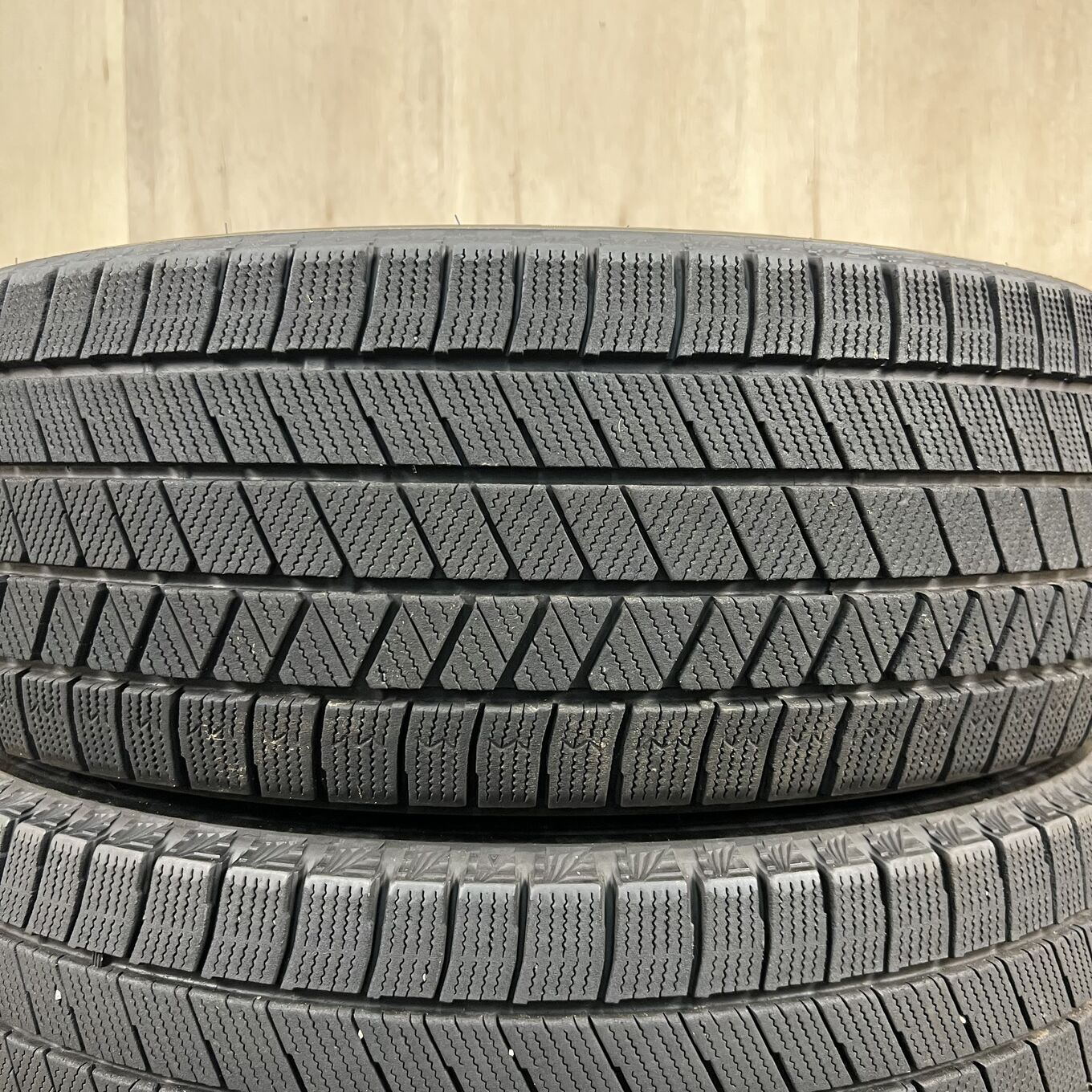 235/60 R18 Bridgestone BLIZZAK VRX3 — 37 400 ¥/комплект