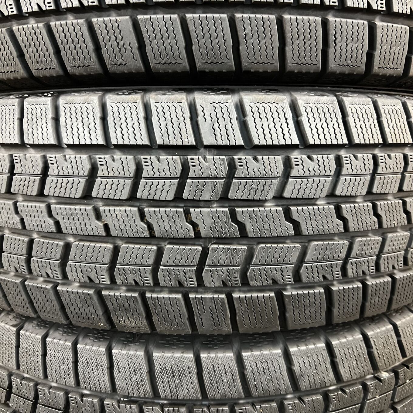 Goodyear ICE NAVI 7 215/60 R17, фото 3